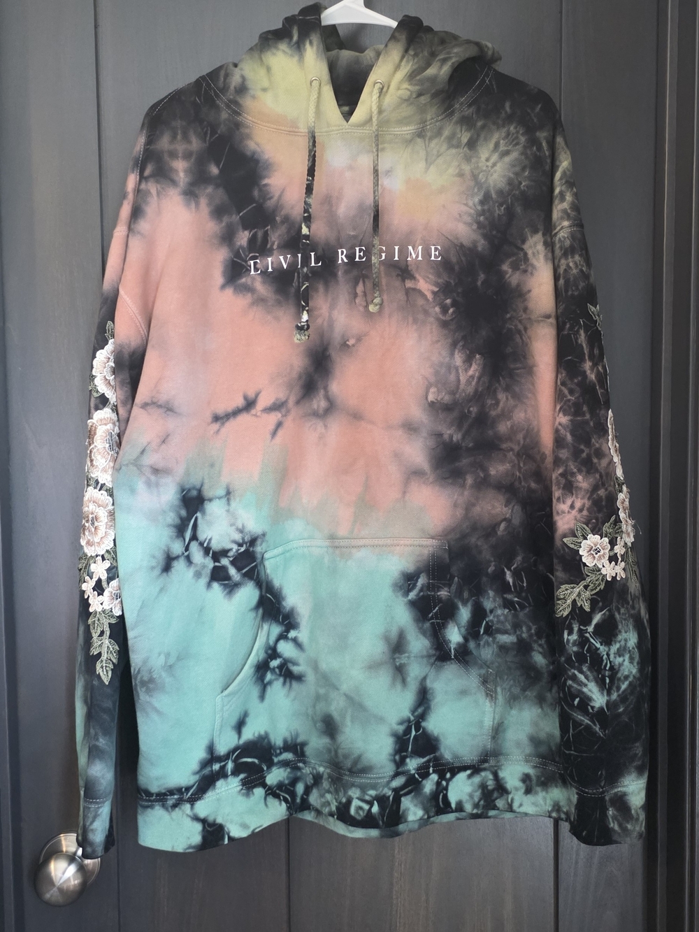 Civil Regime White Roses Pullover Hoodie Lightning Large